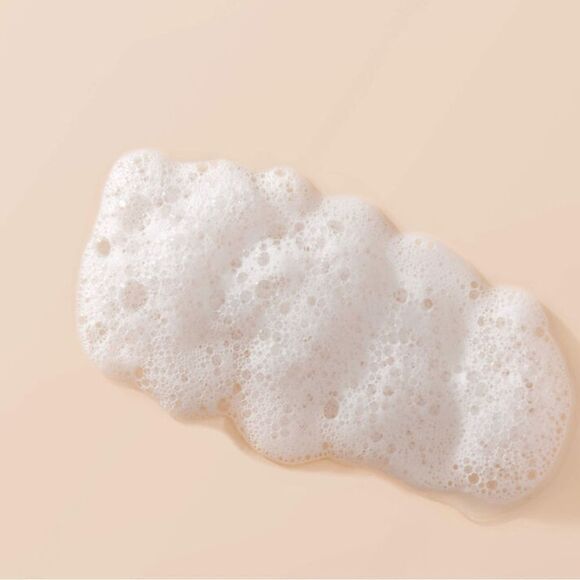 Living Proof Curl Shampoo wavy, curly, coily hair for stronger defined curls - Picture 2 of 8